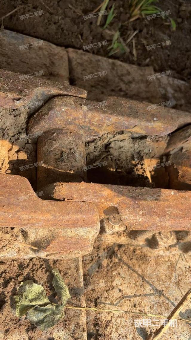 右側(cè)行走馬達(dá)蓋板（行走機(jī)構(gòu)）