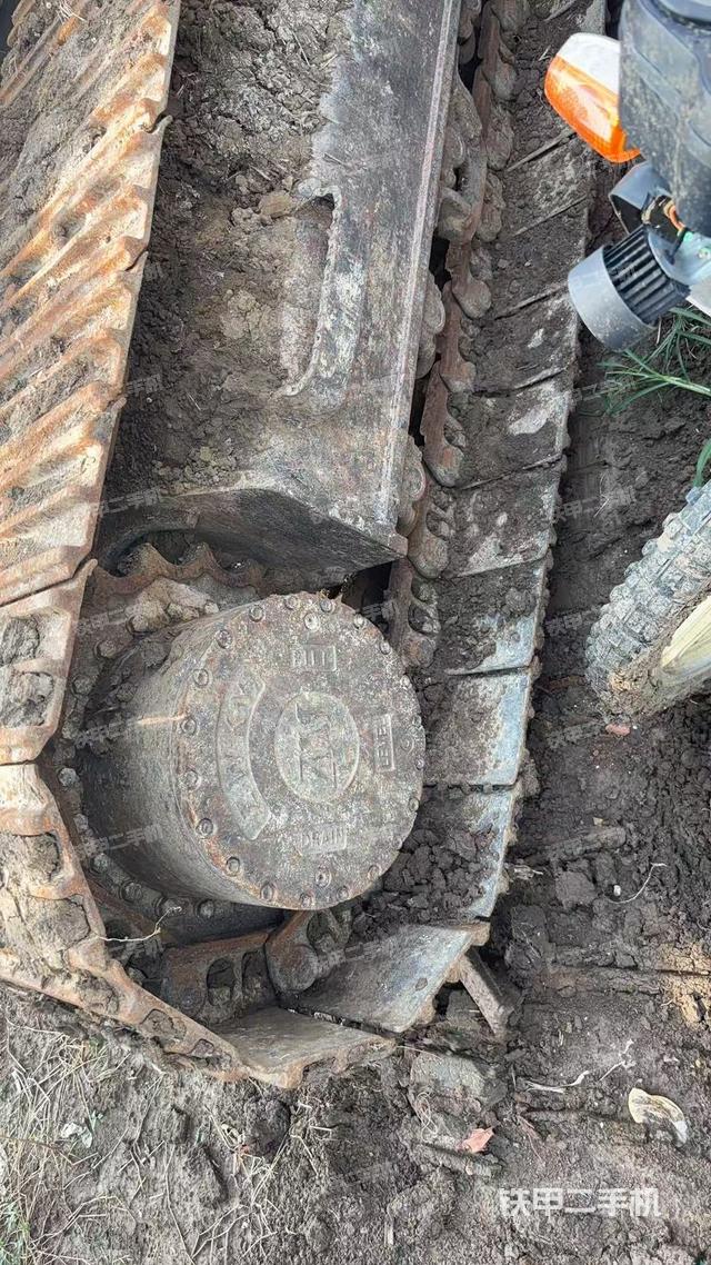 左側(cè)履帶整體?（行走機(jī)構(gòu)）