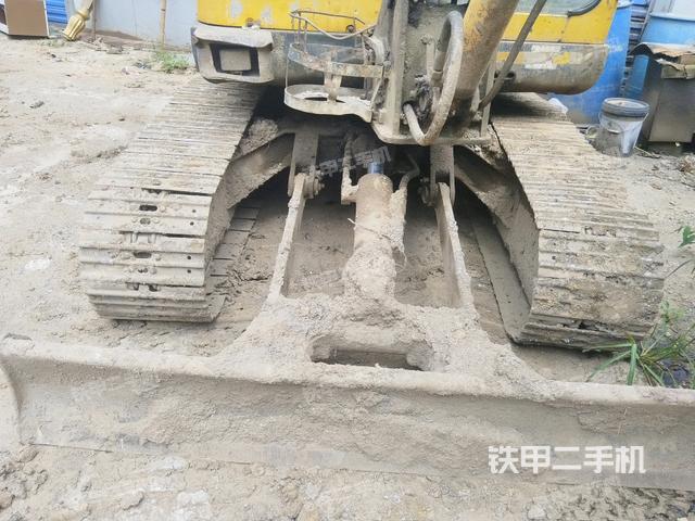 轉(zhuǎn)盤和下車架正前（工作和回轉(zhuǎn)裝置）