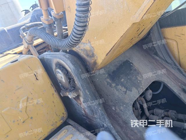 大臂根部 斜视(工作和回转装置) 大臂根部 斜视(工作和回转装置)