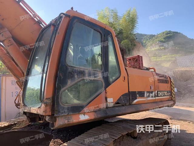 斗山DH370LC-9挖掘机