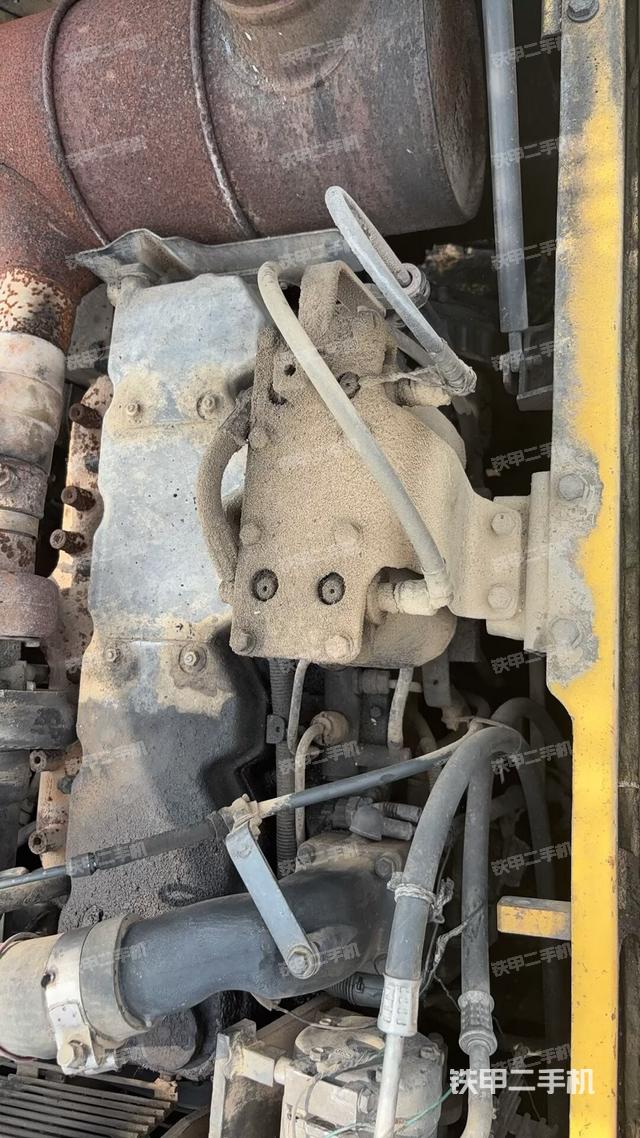 液壓泵斜45?左（大件艙室）