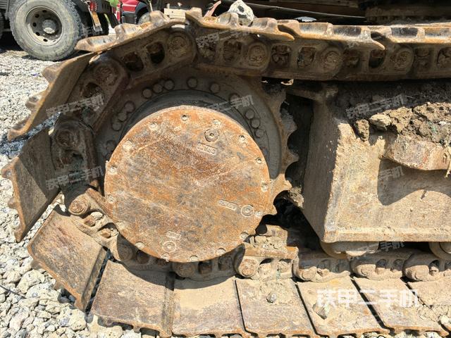 右驅動輪（行走機構）