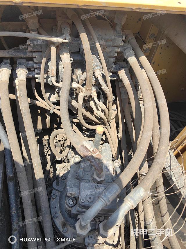 回转马达和主控阀（整机外观）