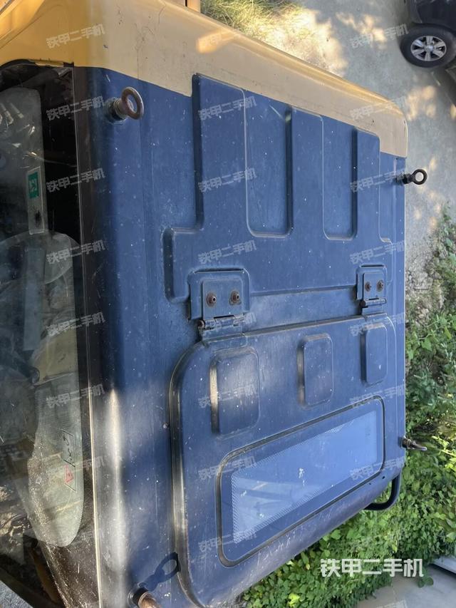 驾驶室顶部（整机外观）