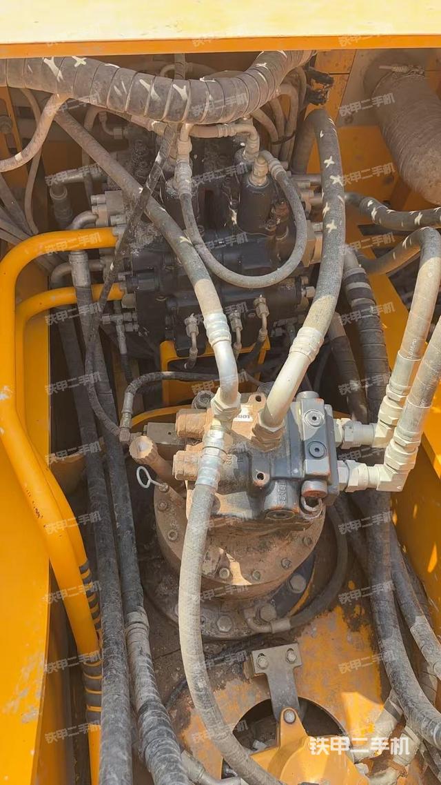 液壓泵斜45?左（大件艙室）