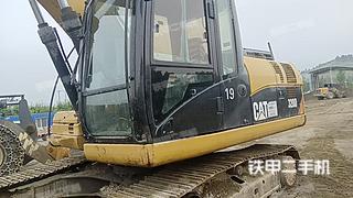 哈尔滨卡特彼勒320D液压挖掘机实拍图片