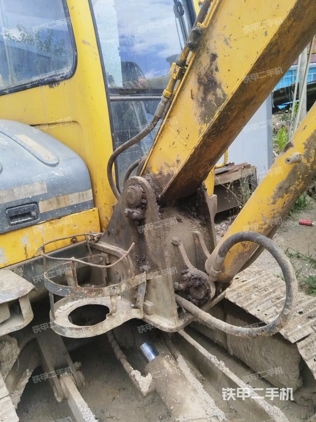 大臂根部?斜（工作和回轉(zhuǎn)裝置）