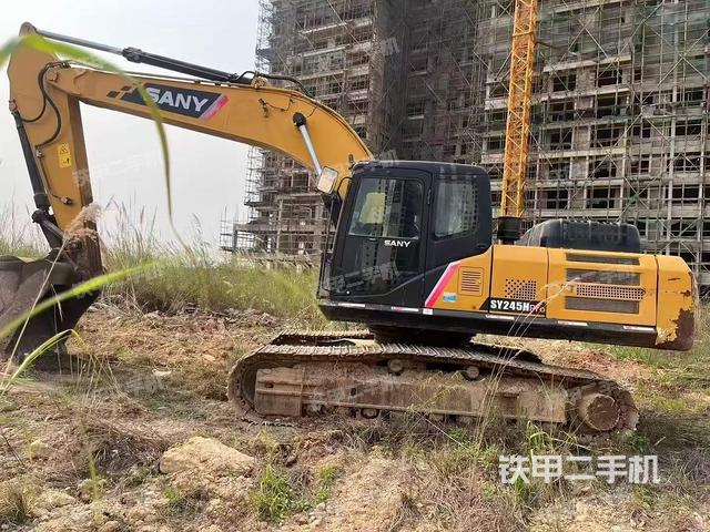 三一重工SY245H挖掘机
