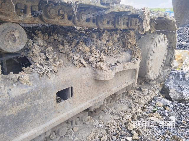 左驅(qū)動輪（行走機(jī)構(gòu)）