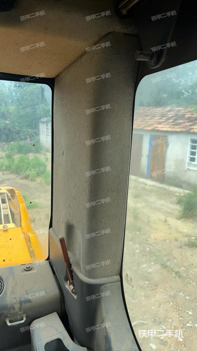 座椅左側(cè)控制臺/音響/含左手柄（駕駛室部分）