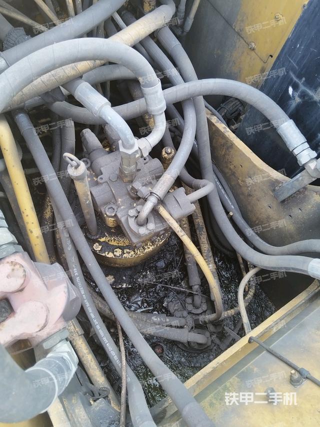 回轉(zhuǎn)馬達(dá)（上車部件）