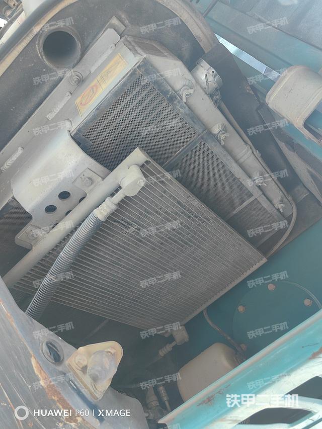 回转马达和主控阀（整机外观）