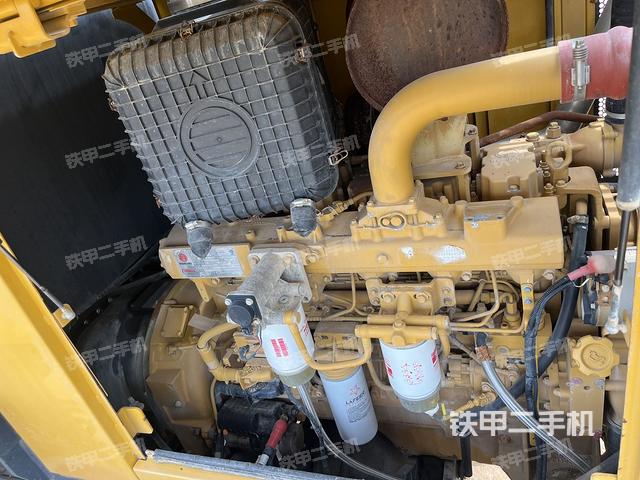 發(fā)動(dòng)機(jī)右側(cè)(整機(jī)外觀及大件) 發(fā)動(dòng)機(jī)右側(cè)(整機(jī)外觀及大件)