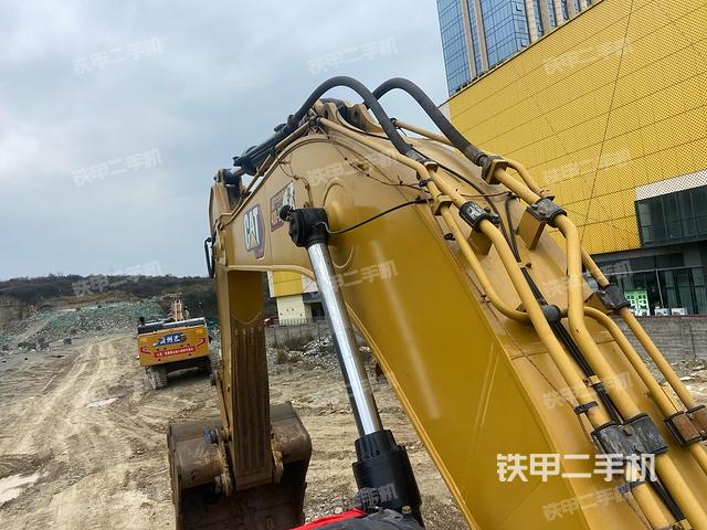 小臂整体左后（工作和回转装置）