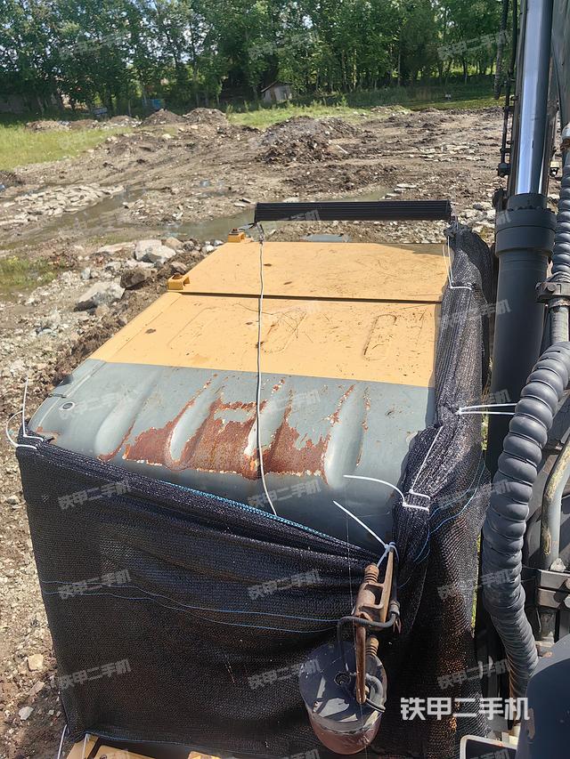 駕駛室頂部(整機外觀) 駕駛室頂部(整機外觀)