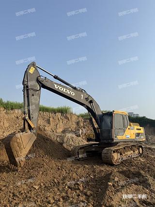 昌平沃尔沃EC210D挖掘机实拍图片