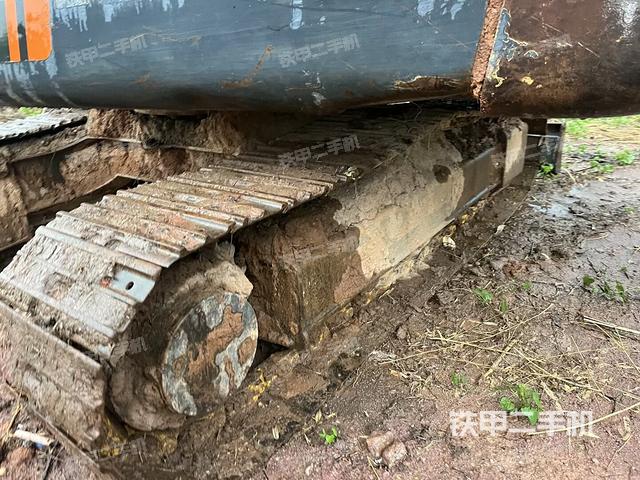 單側(cè)履帶整體（整機(jī)外觀）