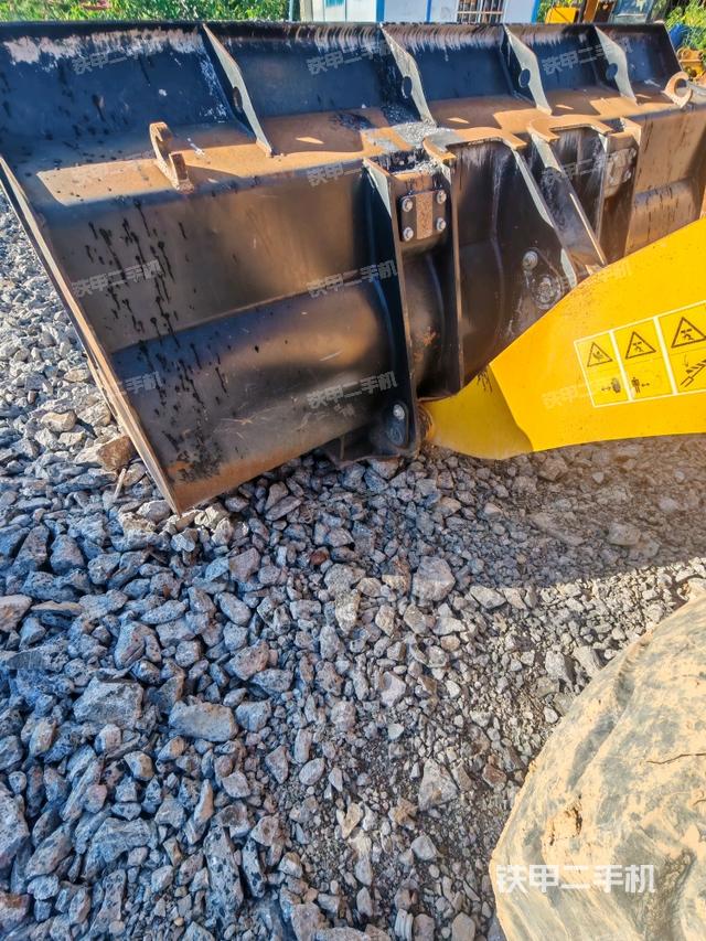 工作裝置整體（整機(jī)外觀及大件）