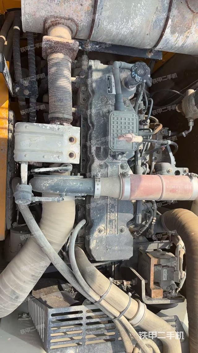 發(fā)動(dòng)機(jī)室（上車部件）