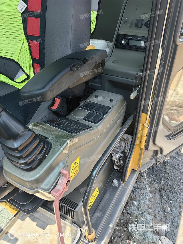 驾驶室整体（整机外观）