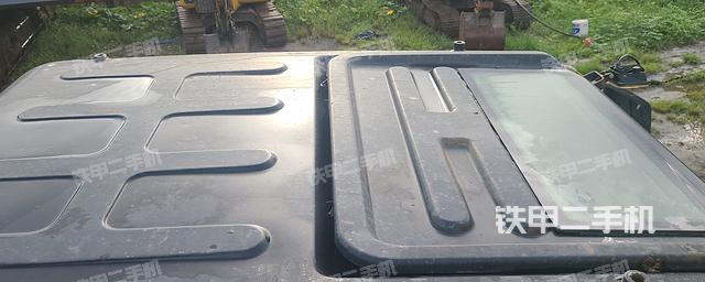 驾驶室顶部（整机外观）