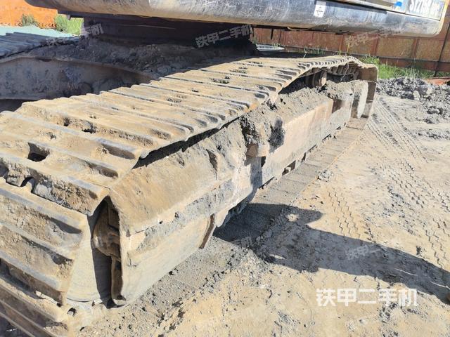 左侧履带整体 (行走机构) 左侧履带整体 (行走机构)