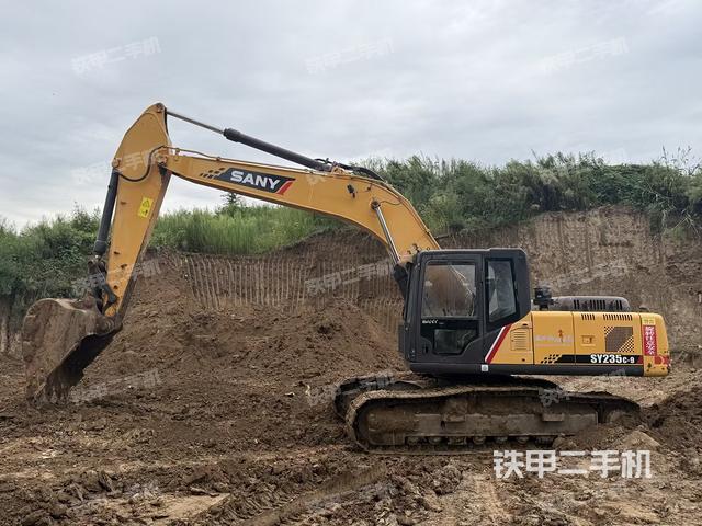 三一重工SY235C-9挖掘机