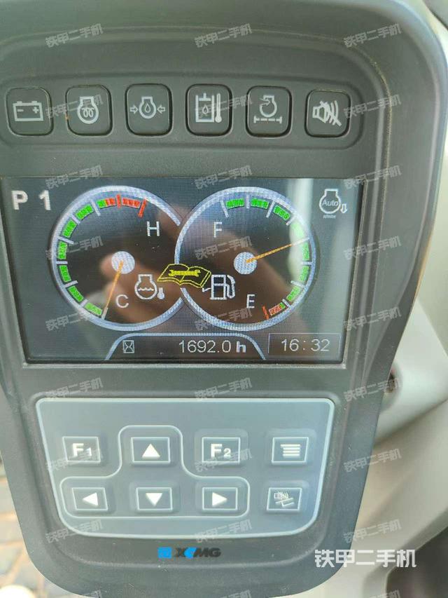 駕駛室整體（整機(jī)外觀）