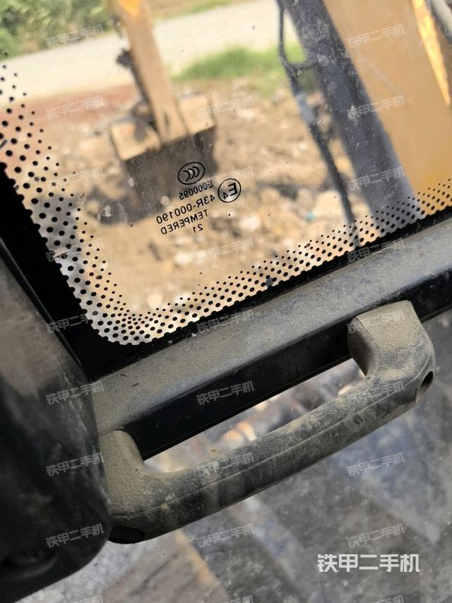 后窗玻璃角標(biāo)（駕駛室部分）