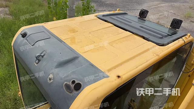 驾驶室顶部（整机外观）