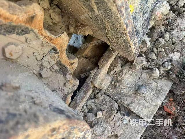 單側(cè)履帶整體（整機(jī)外觀）