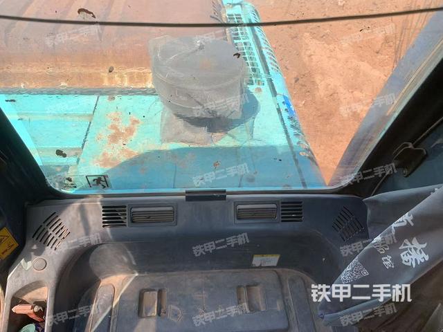 驾驶室整体(整机外观) 驾驶室整体(整机外观)