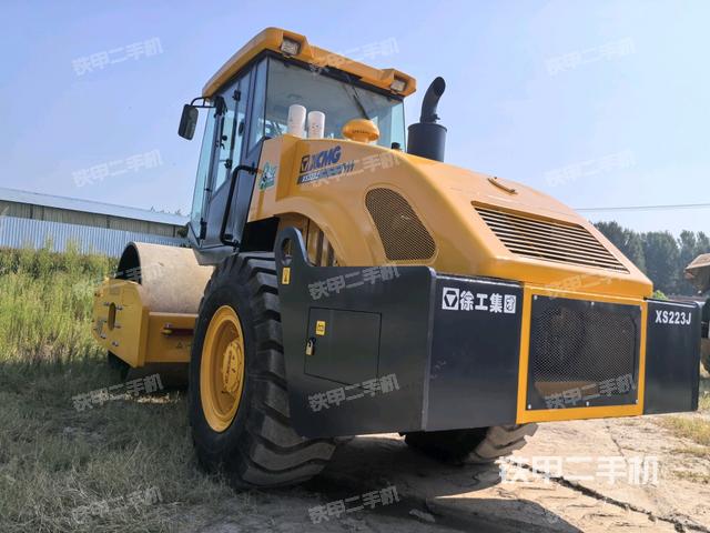 左后45°（壓路機(jī)整機(jī)外觀）