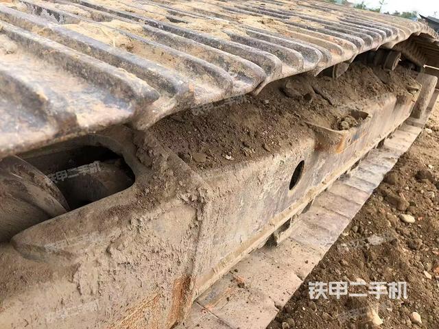 单侧履带整体(整机外观) 单侧履带整体(整机外观)