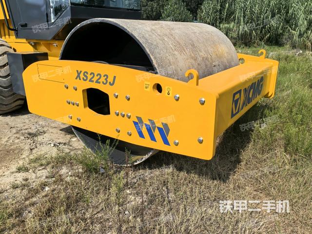 前車架正右側(cè)（壓路機(jī)前后車架）