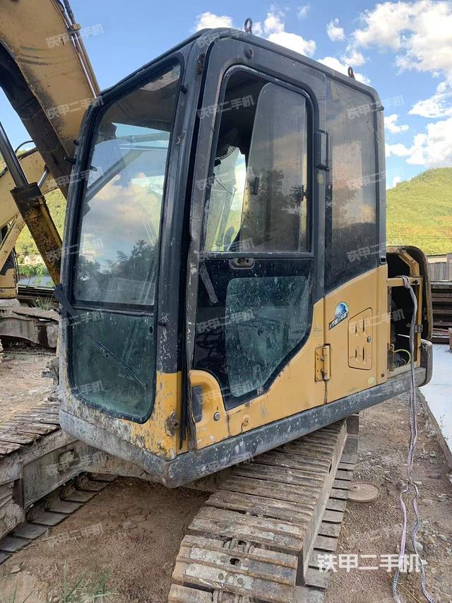 山重建机JCM907D挖掘机