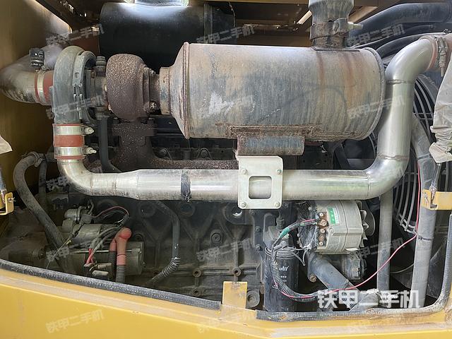 發(fā)動機右側(cè)（整機外觀及大件）