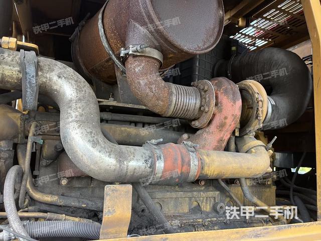 发动机左侧（整机外观及大件）