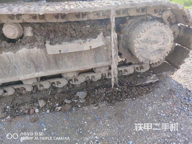 左驅(qū)動輪（行走機(jī)構(gòu)）