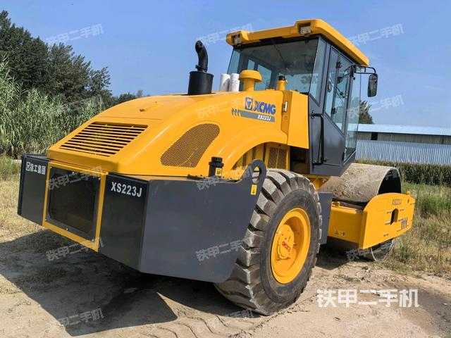 右后45°（壓路機(jī)整機(jī)外觀）