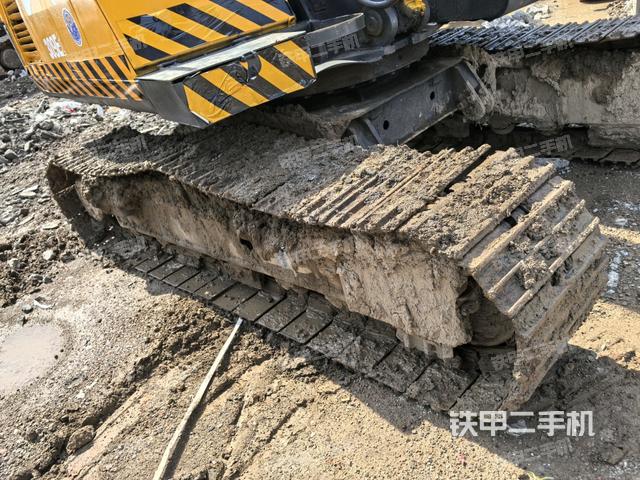 左側(cè)履帶整體?(行走機(jī)構(gòu)) 左側(cè)履帶整體?(行走機(jī)構(gòu))