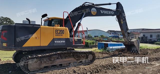 单侧履带整体（整机外观）