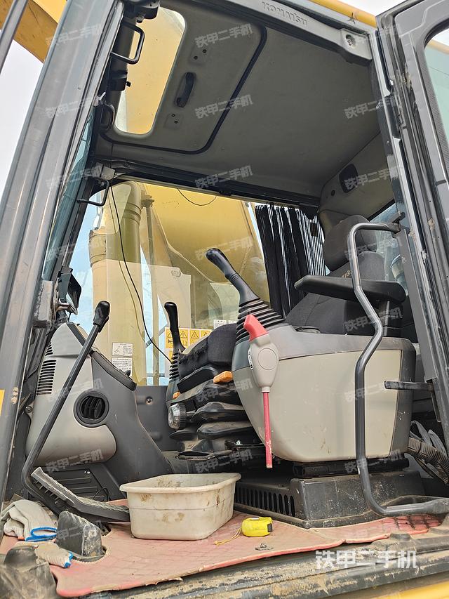 驾驶室整体（整机外观）