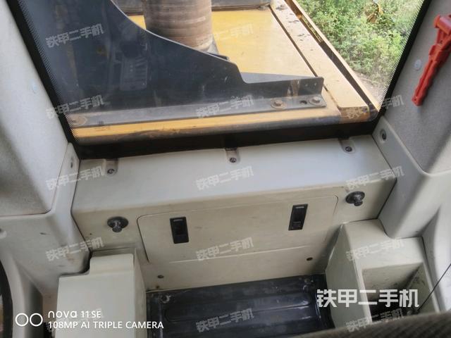 座椅后部（駕駛室部分）