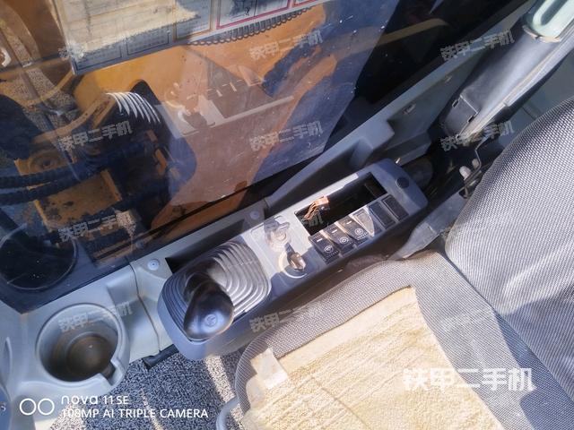 座椅右側(cè)控制臺/鑰匙門/油門/含右手柄（駕駛室部分）