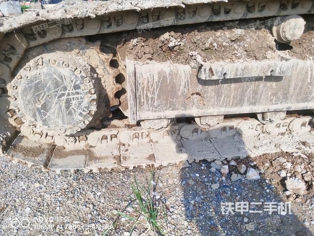 右驅(qū)動輪（行走機(jī)構(gòu)）