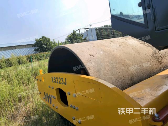 正后側(cè)（壓路機(jī)前后車架）