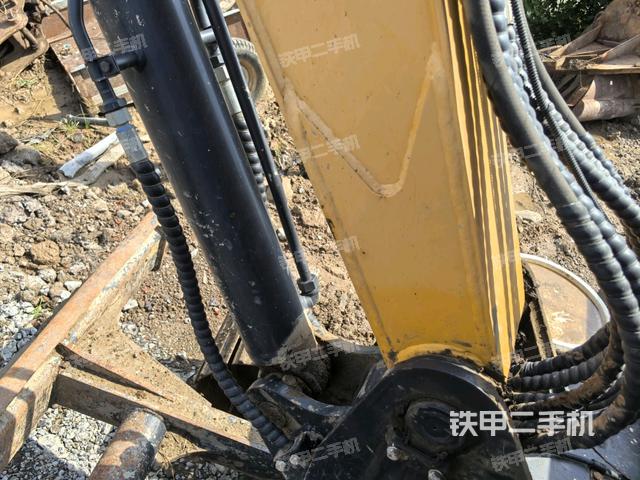 大臂根部?斜（工作和回轉(zhuǎn)裝置）