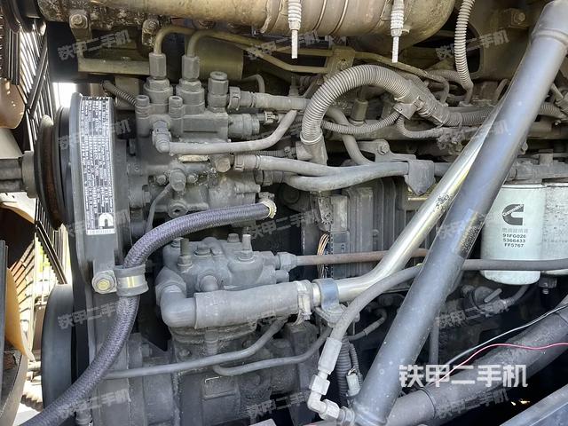 发动机右侧（整机外观及大件）